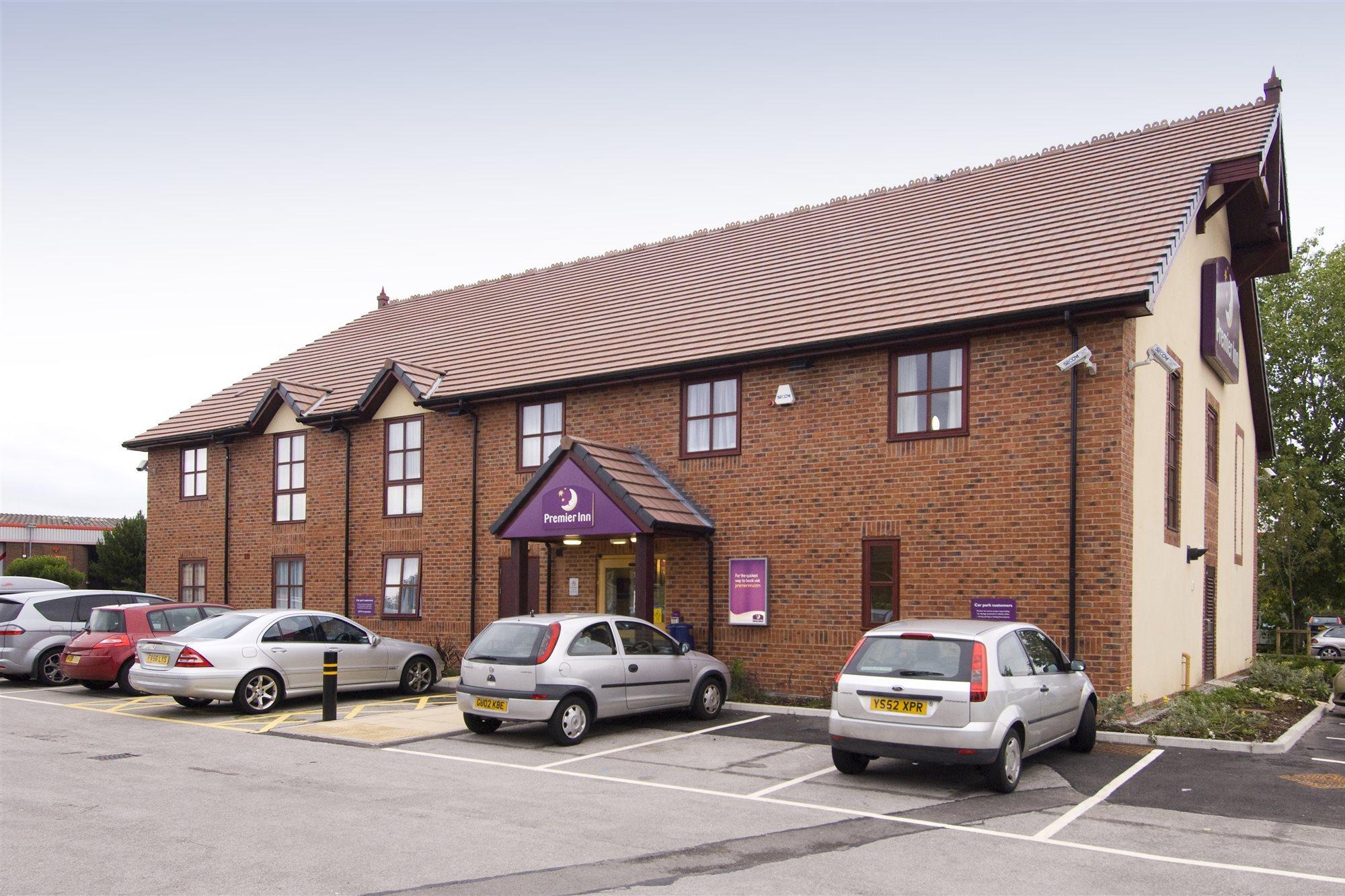 Premier Inn Crewe Central Exterior photo