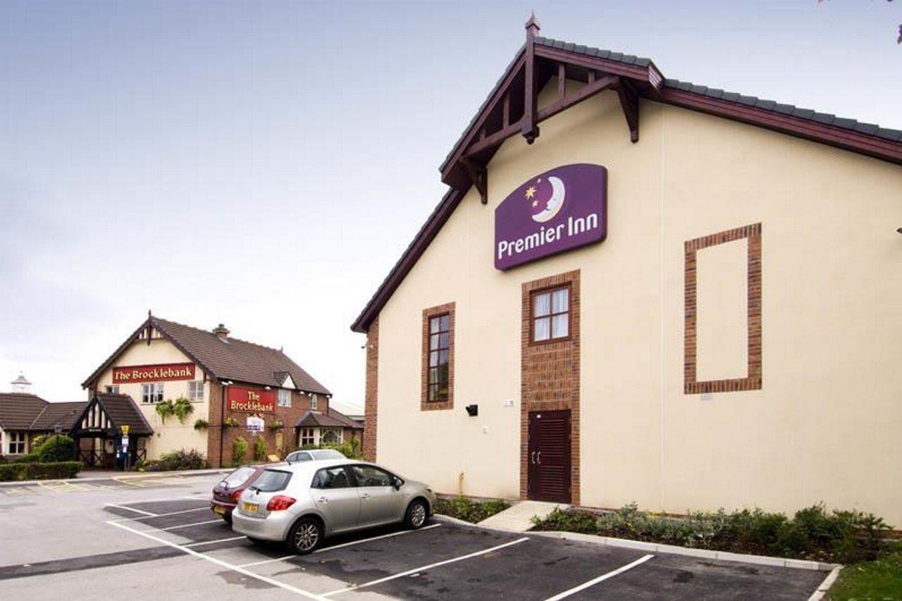 Premier Inn Crewe Central Exterior photo